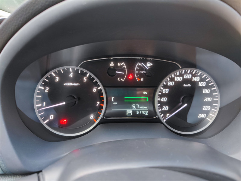 99元租一辆合资车?高速发飘差点吓哭 租车这些坑可别踩!(图6) 租车费用多少钱一天_租100元车体验_租车避雷指南