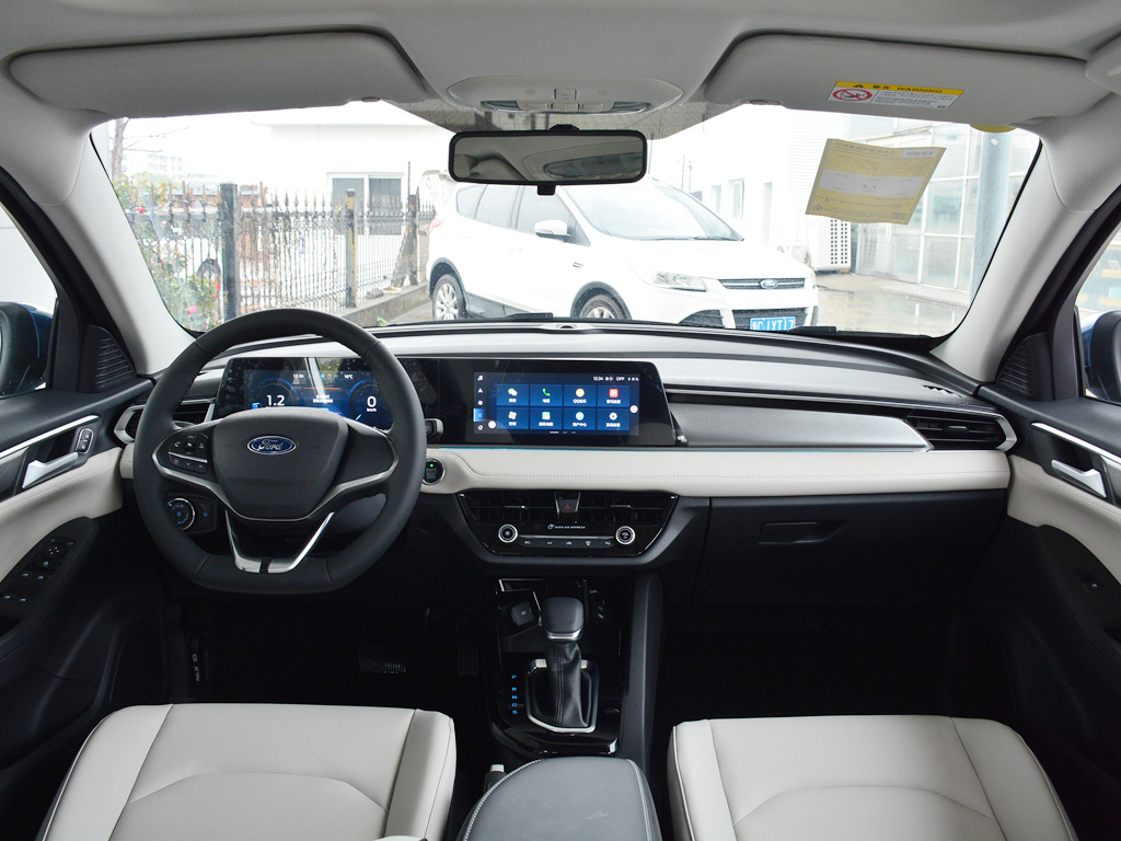 福特福睿斯10万左右车型推荐_福特紧凑型车10万左右_福特轿车10万左右的车