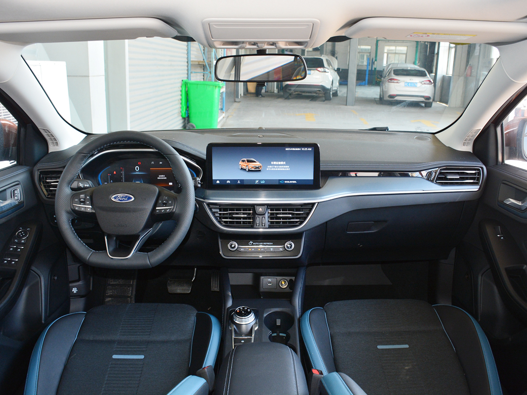 福特紧凑型车10万左右_福特福睿斯10万左右车型推荐_福特轿车10万左右的车