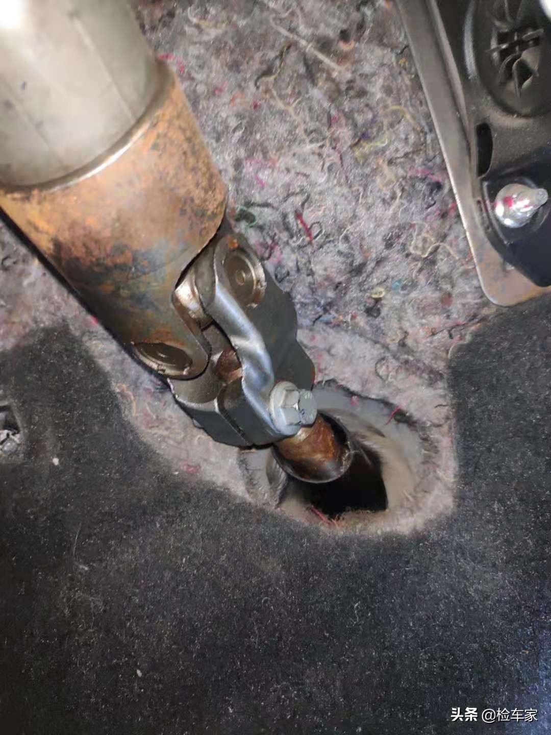 经典福克斯车保险杠_福克斯车况评估_二手福克斯检测