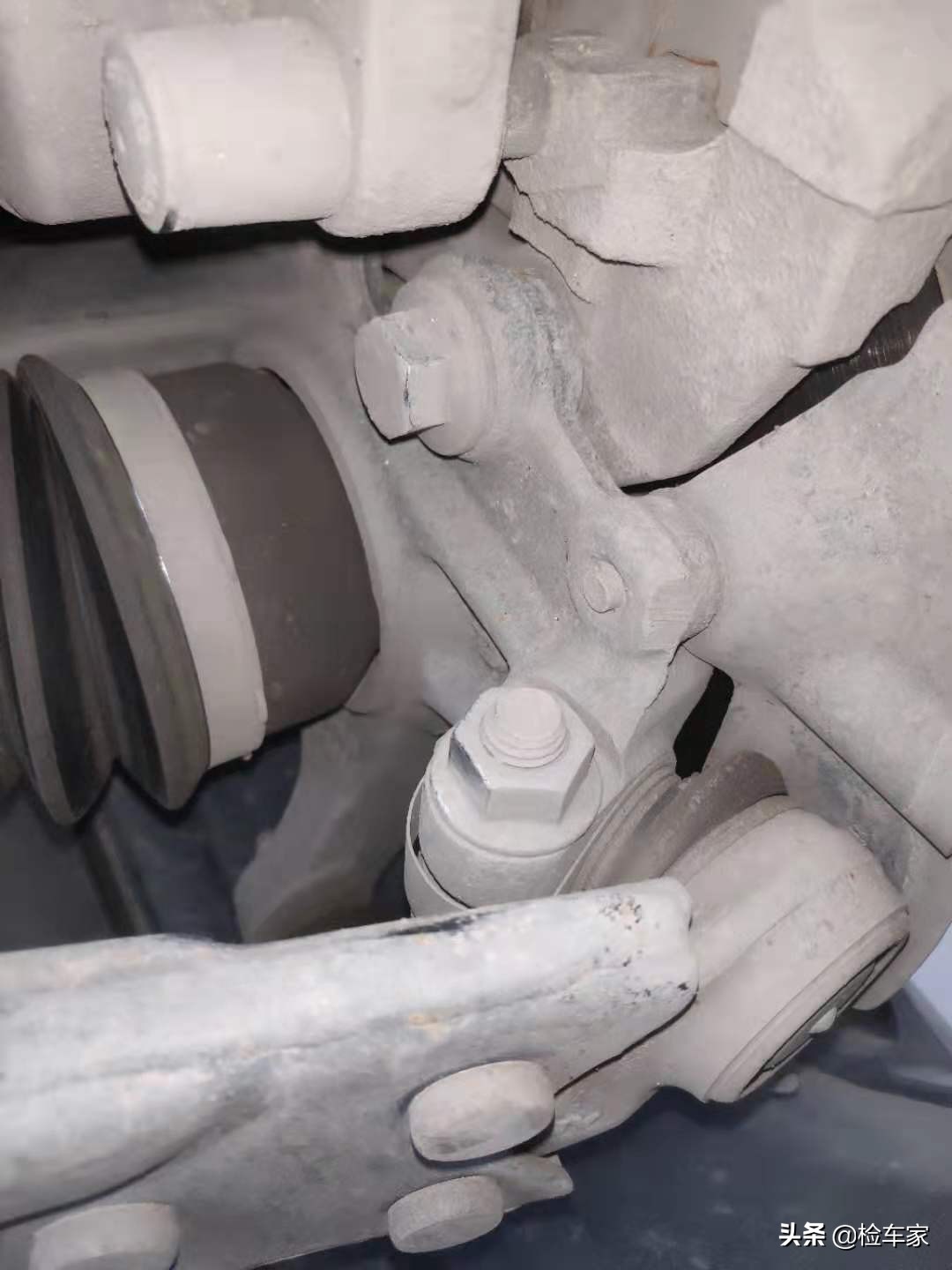 经典福克斯车保险杠_福克斯车况评估_二手福克斯检测