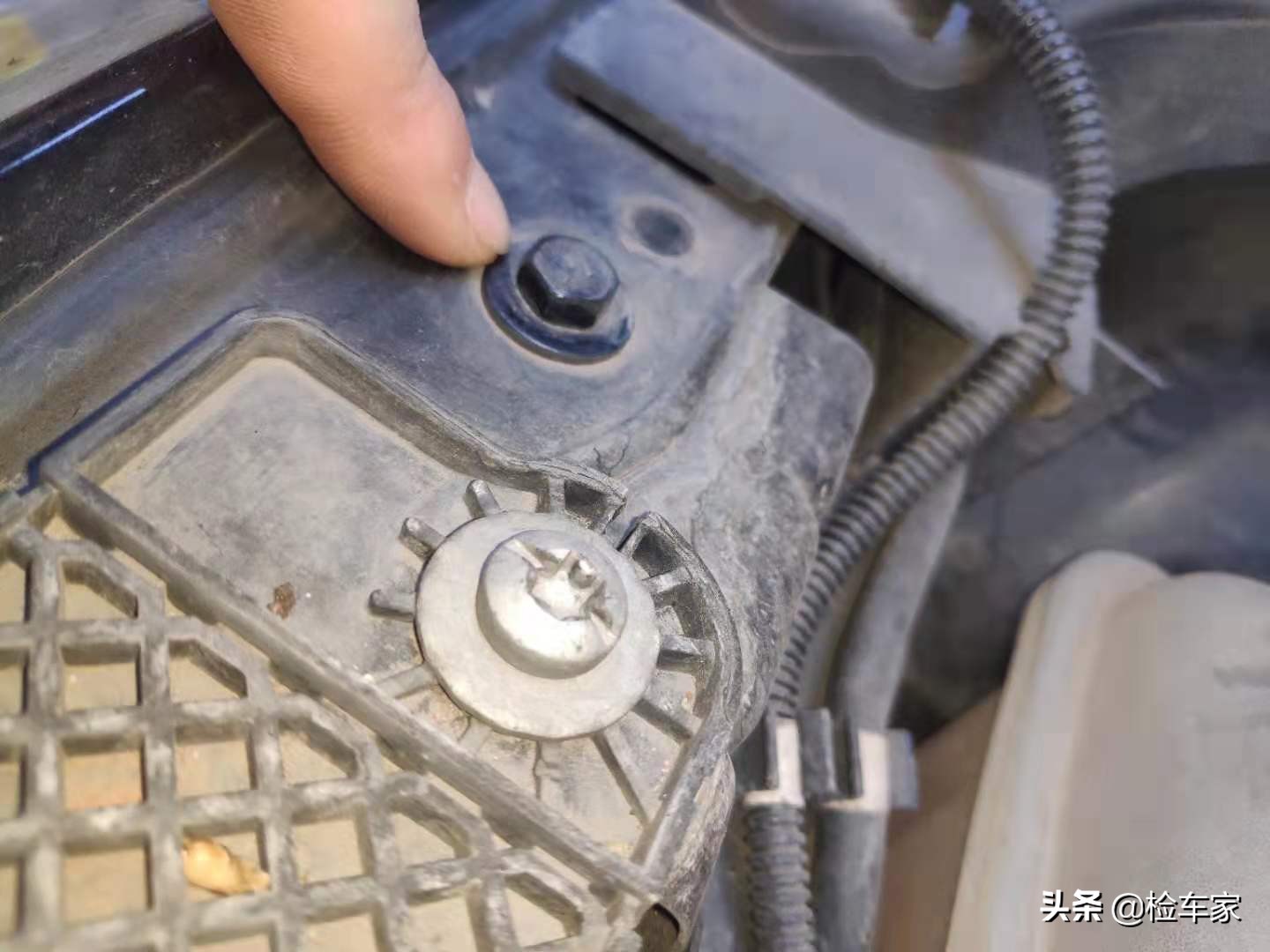 经典福克斯车保险杠_二手福克斯检测_福克斯车况评估