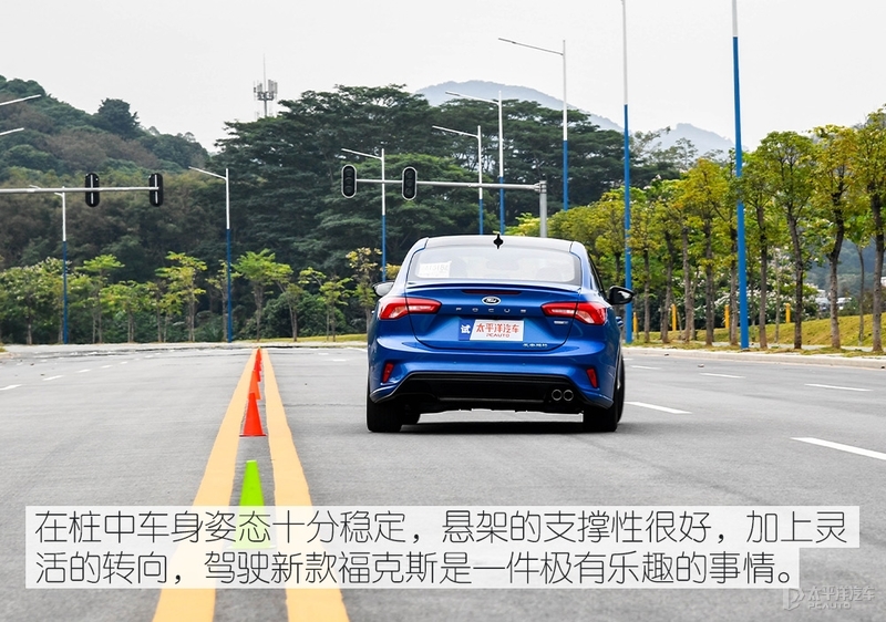 经典福克斯车保险杠_福克斯中期改款_新款福特福克斯评测