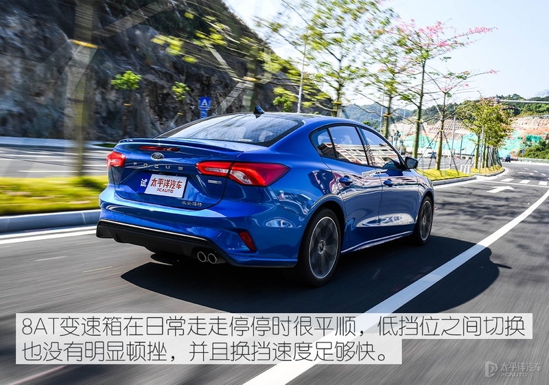 福克斯中期改款_新款福特福克斯评测_经典福克斯车保险杠