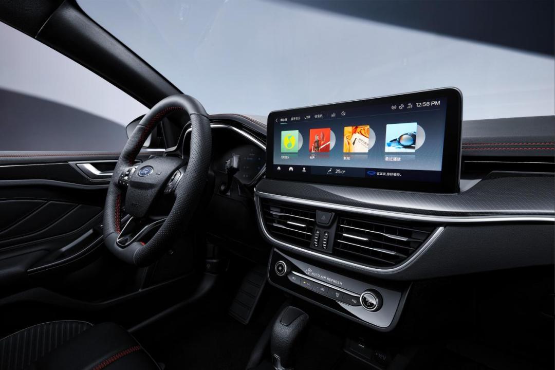 全新福克斯中期改款_长安福特福克斯S版评测_经典福克斯车保险杠