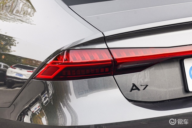 奥迪A7内饰配置_奥迪a7敞篷跑车_奥迪A7外观设计