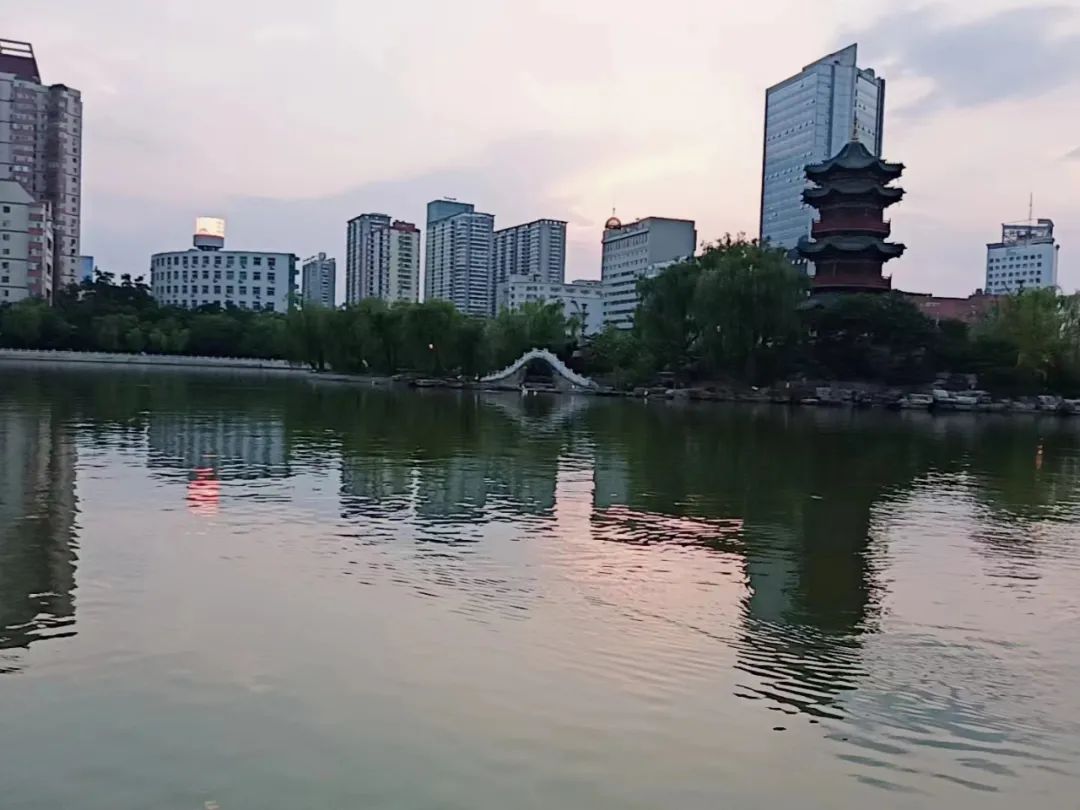 太原必玩景点_太原柳巷的经典小吃_晋祠太原旅游攻略