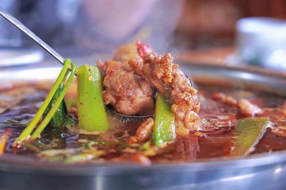 四川吃兔指南成都本地篇|物尽其用是对兔子的尊重(内附成都吃兔地图)(图1) 成都宵夜吃兔头_成都兔肉美食文化_红油兔丁特色做法