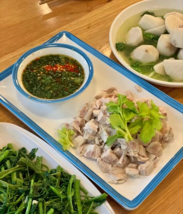 四川吃兔指南成都本地篇|物尽其用是对兔子的尊重(内附成都吃兔地图)(图16) 红油兔丁特色做法_成都宵夜吃兔头_成都兔肉美食文化