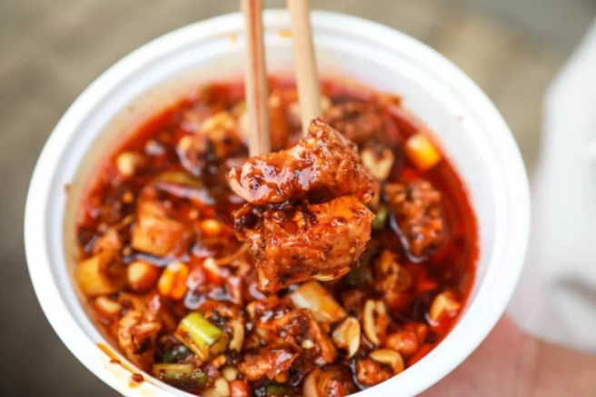 四川吃兔指南成都本地篇|物尽其用是对兔子的尊重(内附成都吃兔地图)(图3) 成都宵夜吃兔头_成都兔肉美食文化_红油兔丁特色做法