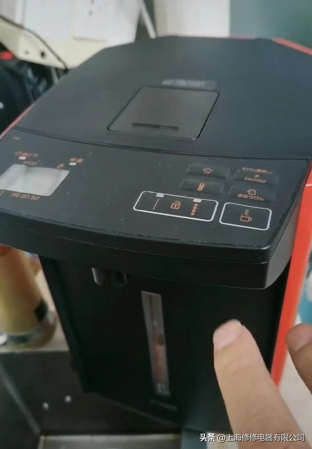 日本进口虎牌电水壶维修误插220V电源烧坏,不通电,不出水等故障(图3) 电水壶电压不匹配问题解决_日本进口电水壶故障维修_虎牌电热水瓶维修