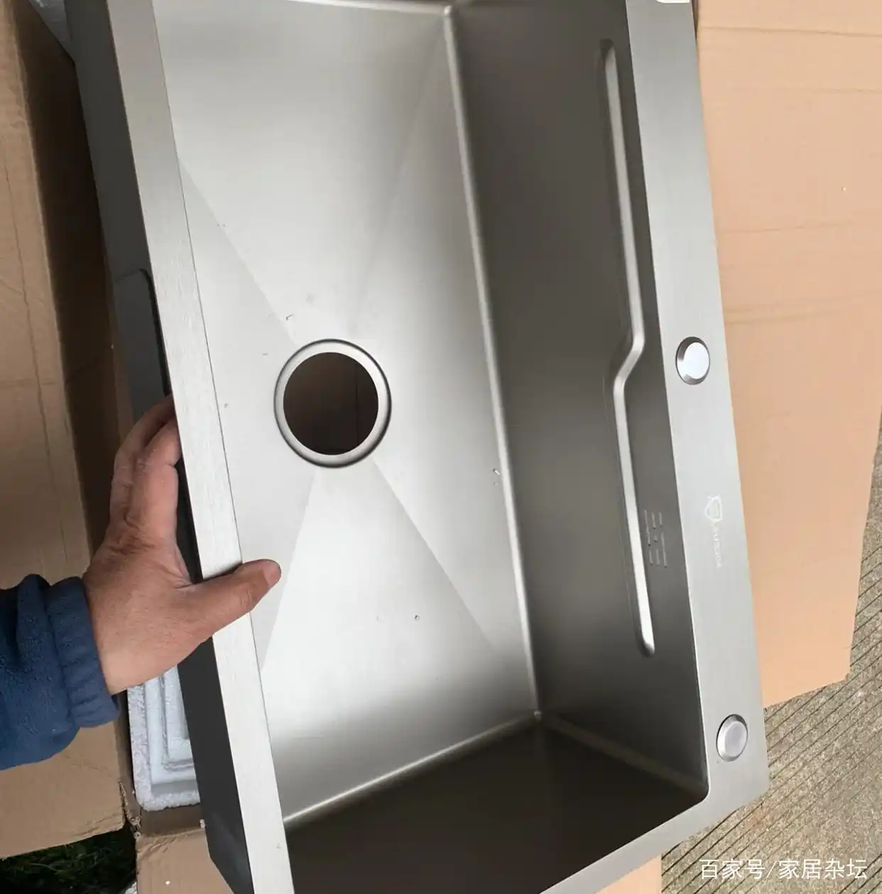 建议:厨房水槽安装,参照这3步!耐看还耐用,关键是结实(图3) 厨房水槽尺寸确认_安装水槽水龙头_台面开孔步骤