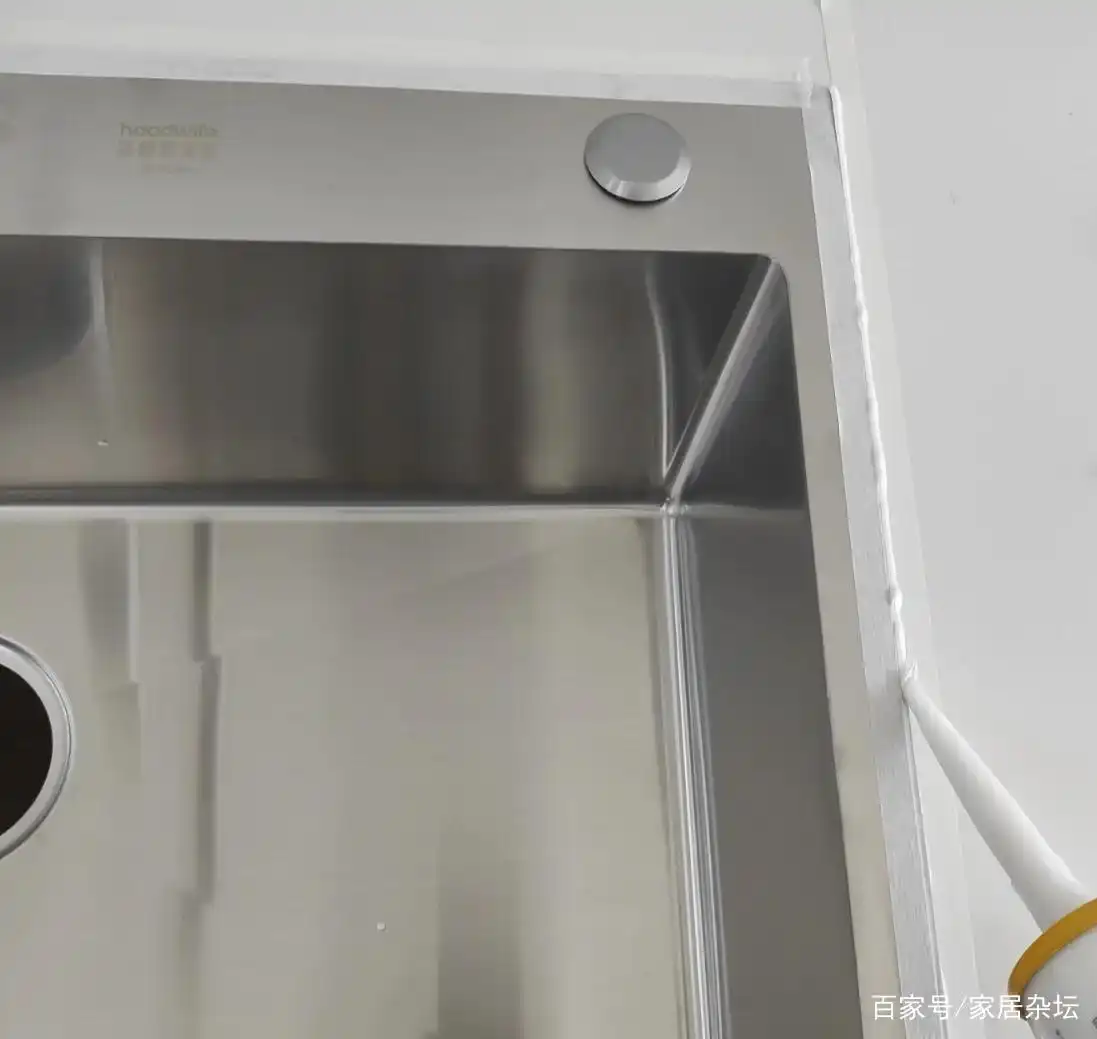 建议:厨房水槽安装,参照这3步!耐看还耐用,关键是结实(图10) 厨房水槽尺寸确认_台面开孔步骤_安装水槽水龙头