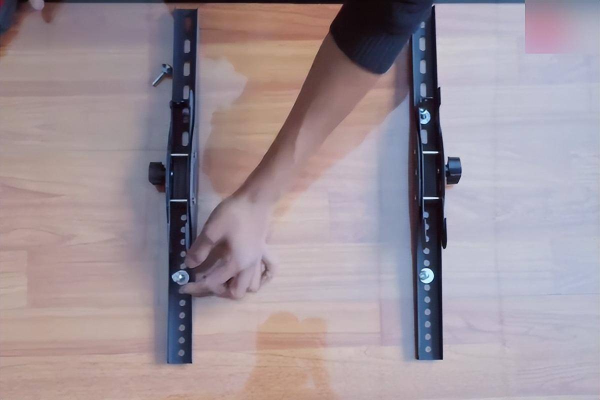 创维电视怎么安装支架_电视柜安装方式_移动电视支架