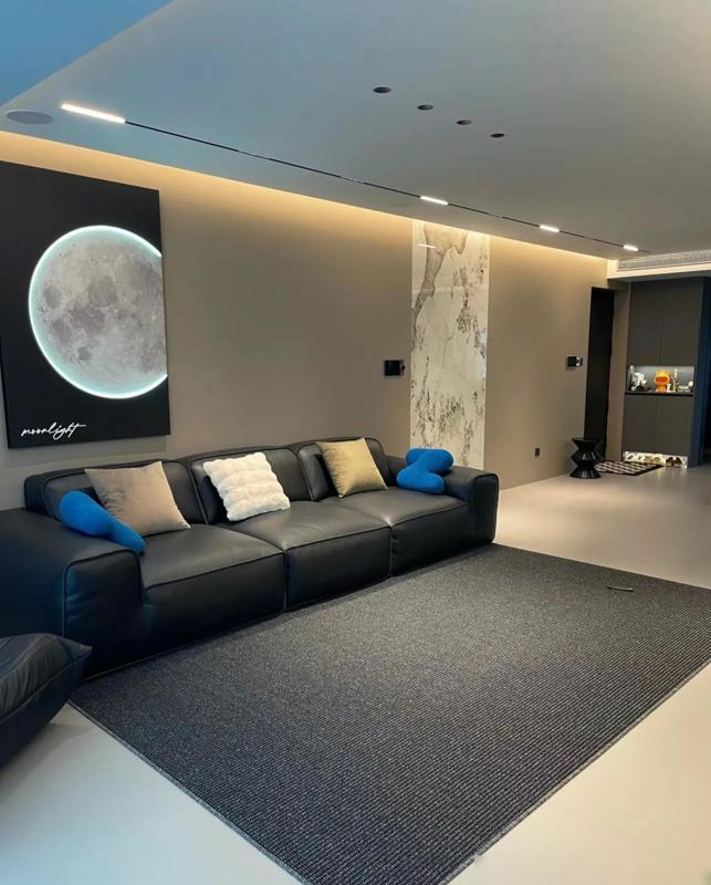 青岛170平大平层深色系装修_青岛房子多少钱一平方_深色系大平层设计细节