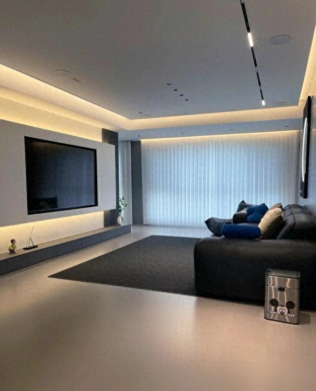 :青岛大平层装修设计_青岛房子多少钱一平方_中年人心思装修风格