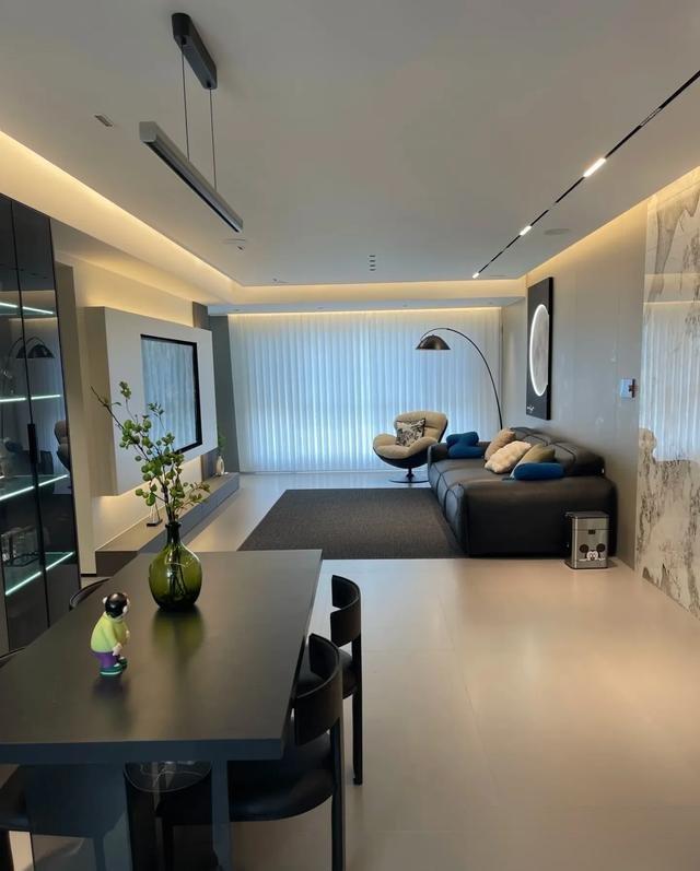 中年人心思装修风格_:青岛大平层装修设计_青岛房子多少钱一平方