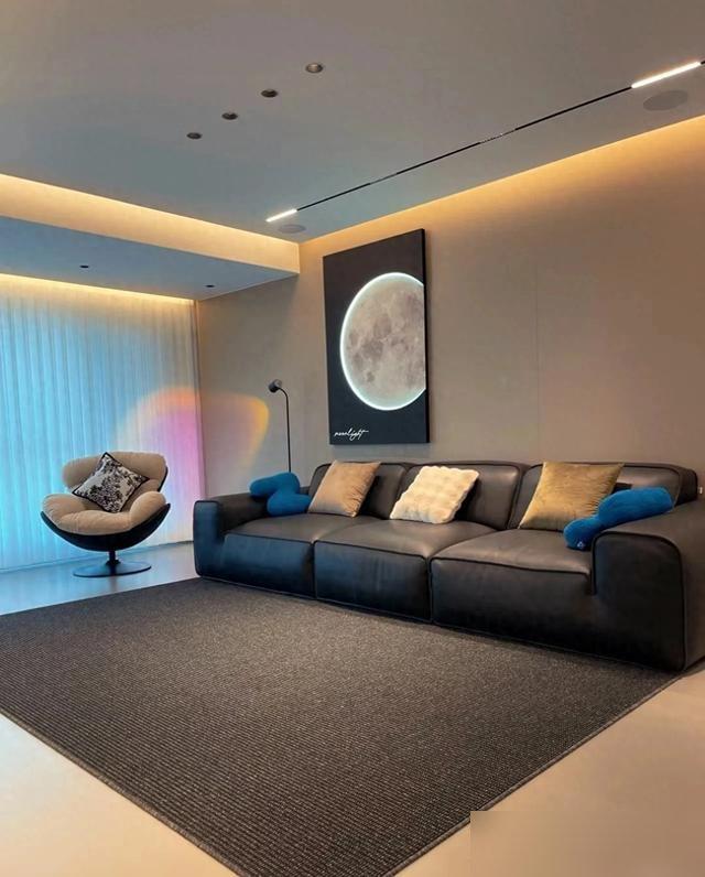 :青岛大平层装修设计_中年人心思装修风格_青岛房子多少钱一平方