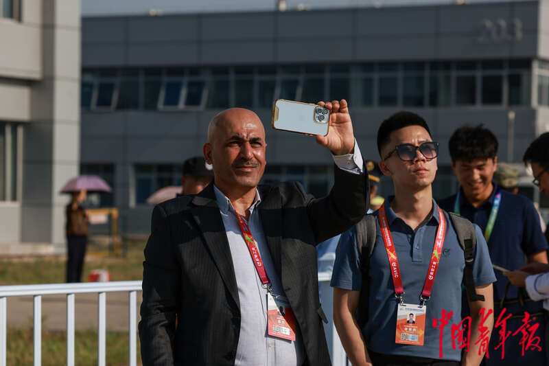 陆军风雷飞行表演队_天津警用直升机价格_第六届中国天津国际直升机博览会