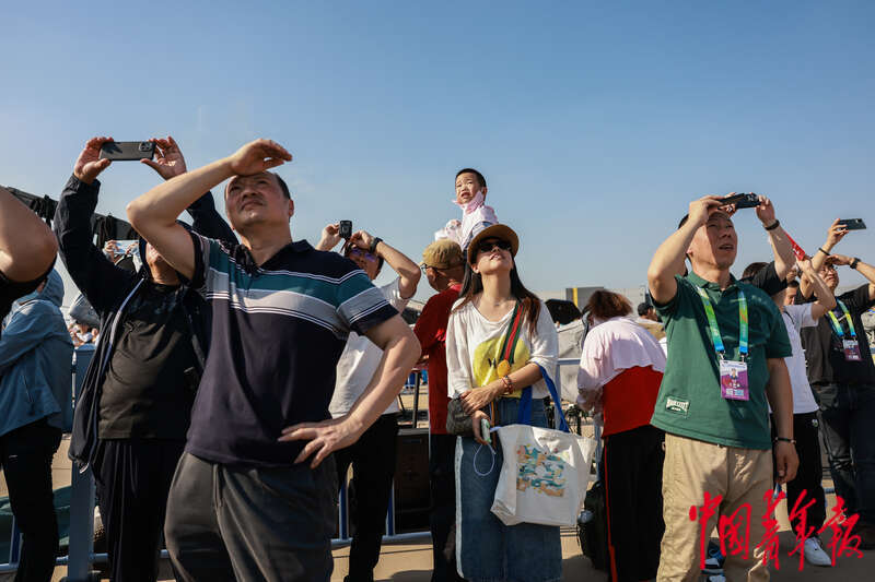 陆军风雷飞行表演队_天津警用直升机价格_第六届中国天津国际直升机博览会