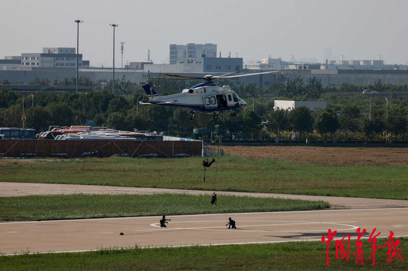 第六届中国天津国际直升机博览会_天津警用直升机价格_陆军风雷飞行表演队
