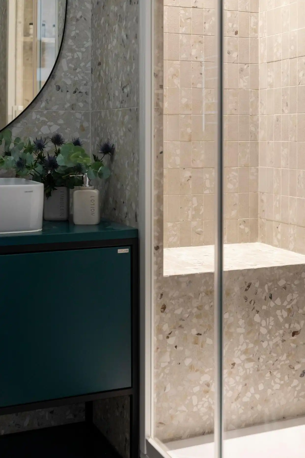 国外一居室两卫设计_小户型改造方案_一居室小公寓装修效果图