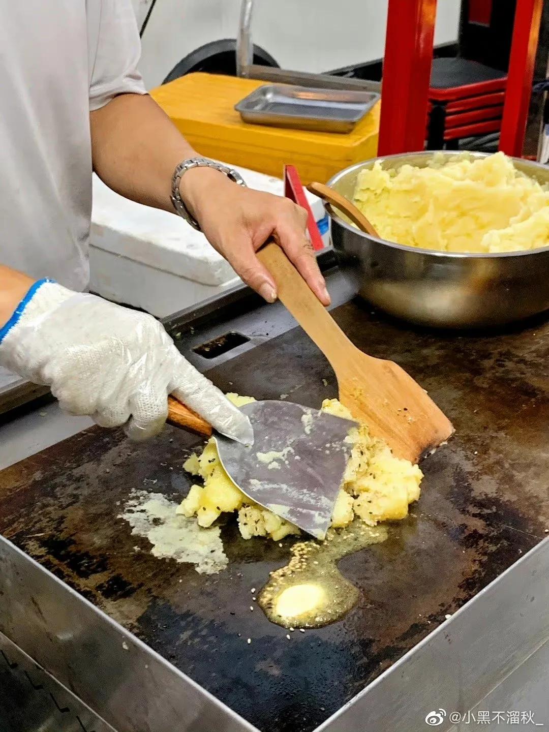 青岛街头小推车,藏着什么好吃的?(图29) 小吃手推车款式图片_兴山路早市小吃_青岛小推车美食