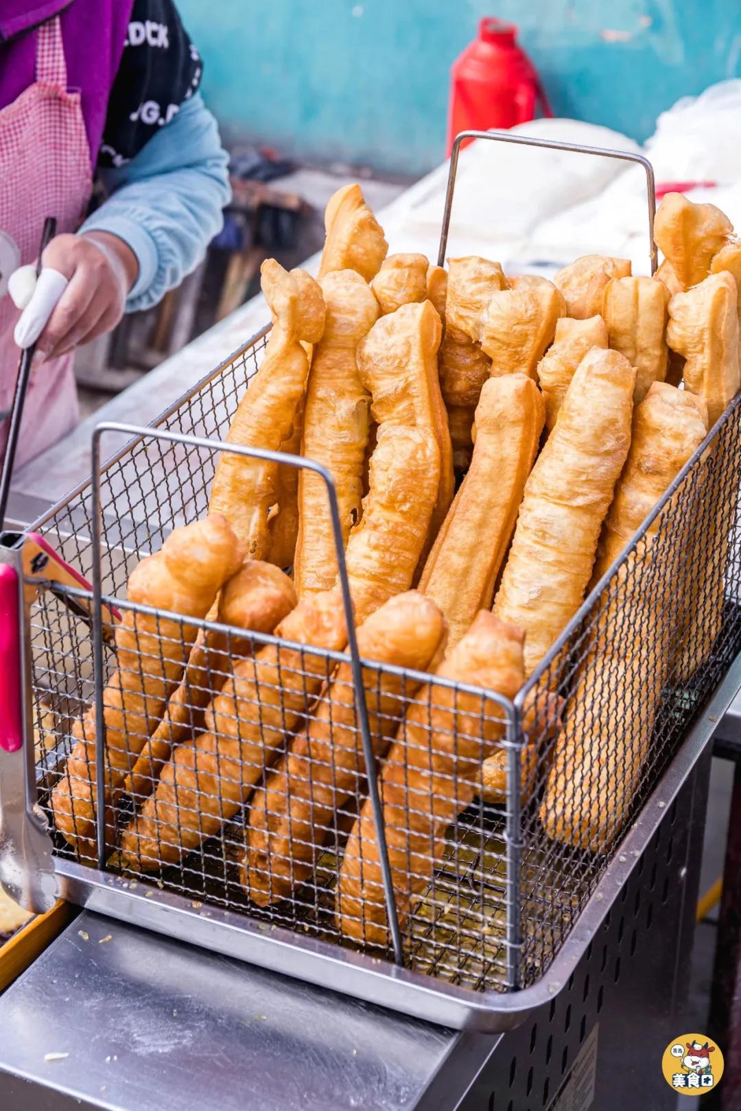 青岛街头小推车,藏着什么好吃的?(图6) 小吃手推车款式图片_兴山路早市小吃_青岛小推车美食