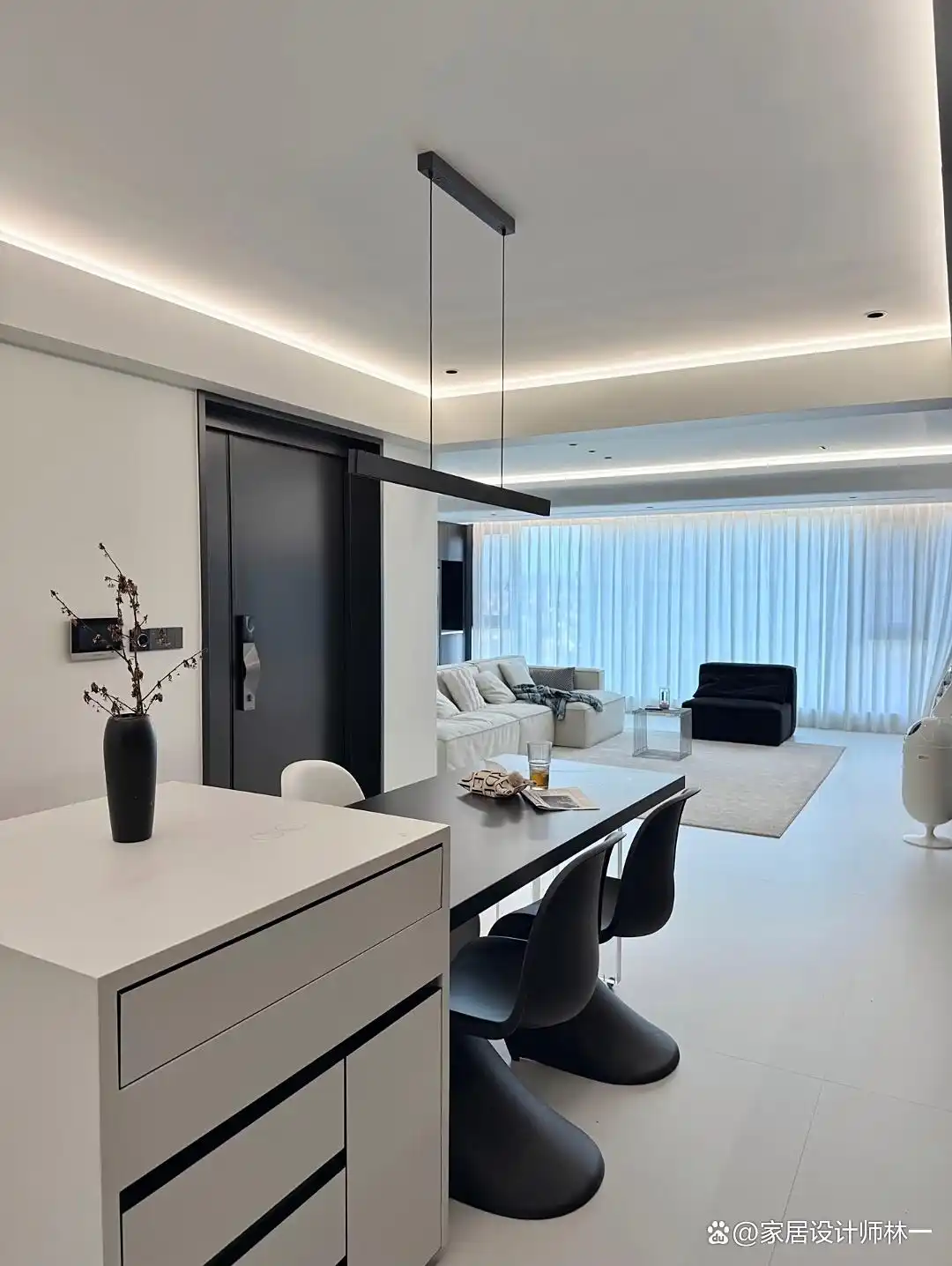 一居室小公寓装修效果图_现代简约自装家_黑白极简装修案例