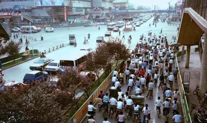 网络作家成为职业的历史演变_网络文学作家职业发展历程_起点作家等级收入