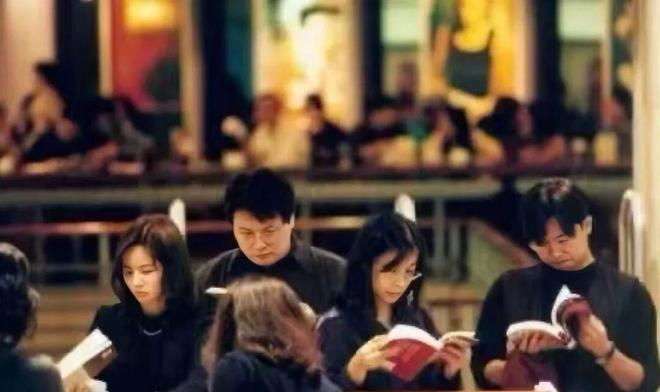 起点作家等级收入_网络文学作家职业发展历程_网络作家成为职业的历史演变