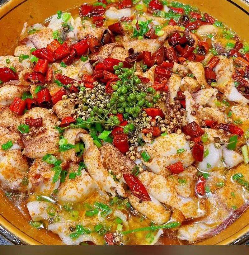:川菜湘菜区别_中国菜肴排行榜_水煮鱼剁椒鱼头对比
