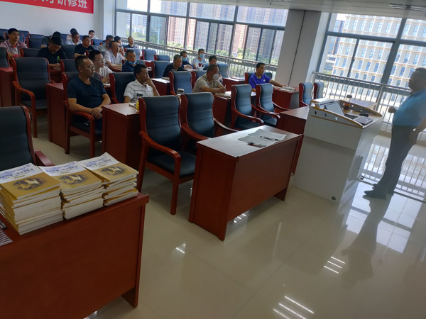 叉车培训内容_广州叉车考证 叉车培训_叉车驾驶执照考试条件