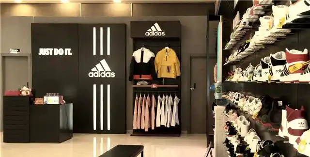 运动鞋服店铺陈列的全方位指南(图1) 男装陈列技巧图片_运动鞋服店铺陈列规范_鞋服店铺布局设计原则