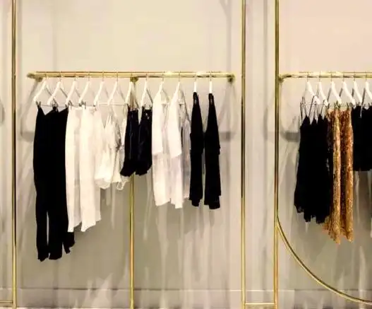 运动鞋服店铺陈列的全方位指南(图7) 鞋服店铺布局设计原则_男装陈列技巧图片_运动鞋服店铺陈列规范