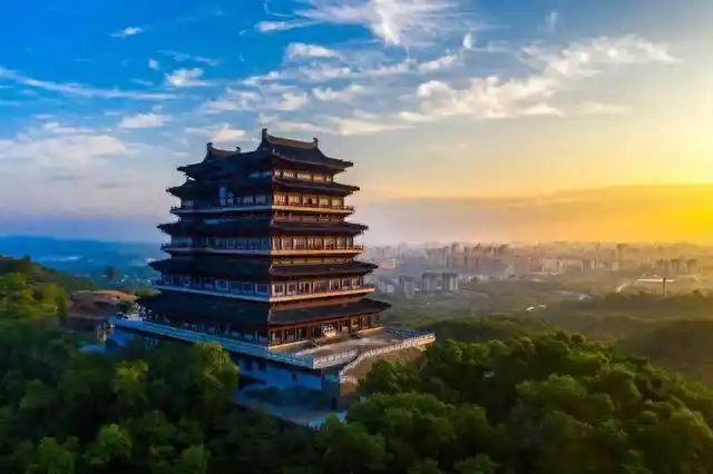 儋州网红旅游点_海南省旅游景点_洋浦千年古盐田旅游攻略