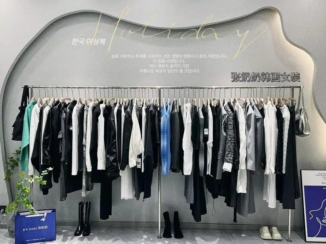 店铺陈列技巧提升指南(图1) 男装陈列技巧图片_店铺陈列技巧_挂通陈列方法