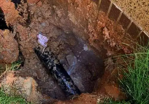 城镇供水管网爆管抢修挑战应对_抢修步骤方法效率提升_供水抢修工作总结