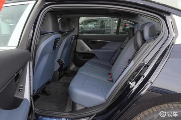 宝马新车15万_2025款宝马i5配置调整_宝马i5改款价格对比