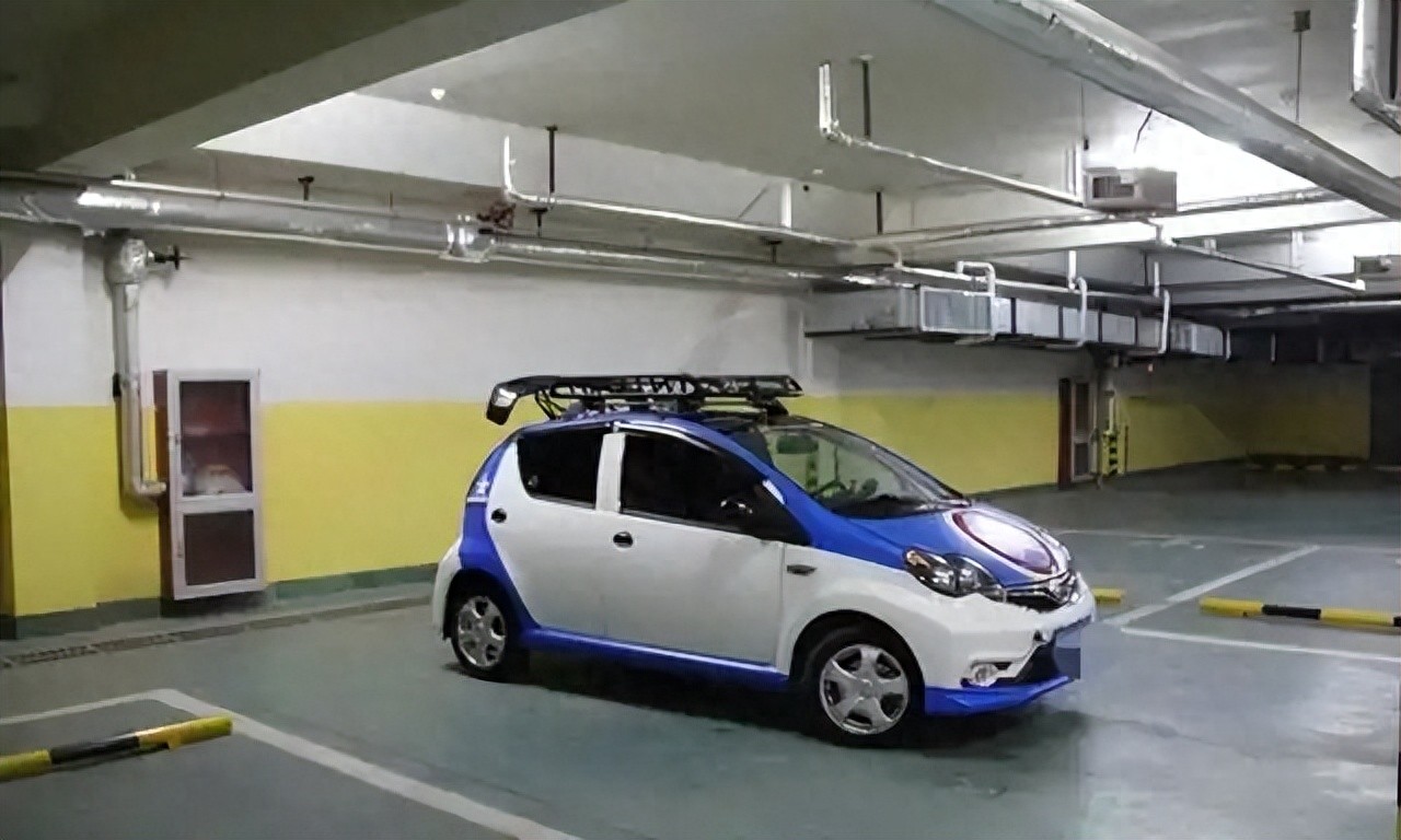 年轻人汽车个性化改造_预算有限汽车改装案例_比亚迪f0加尾翼好审车吗