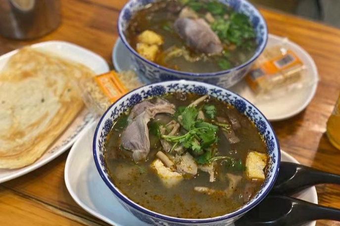 南京代表性小吃推荐_南京吃美食_南京鸭血粉丝汤推荐