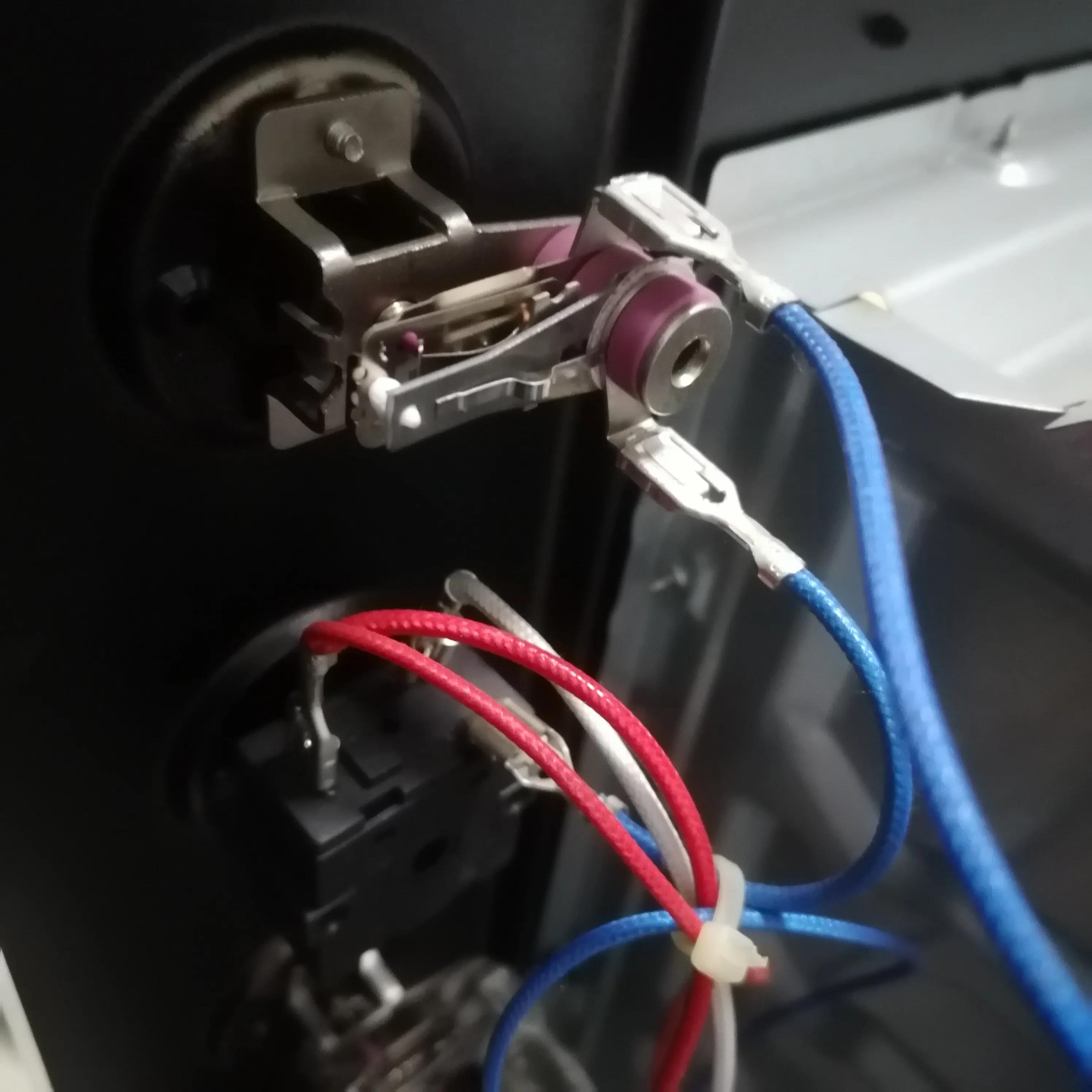 电烤箱坏了怎么修,详细拆解告诉你,看完你也会(图13) 电烤箱修理_电烤箱定时器接线柱断维修教程_美的电烤箱维修拆解