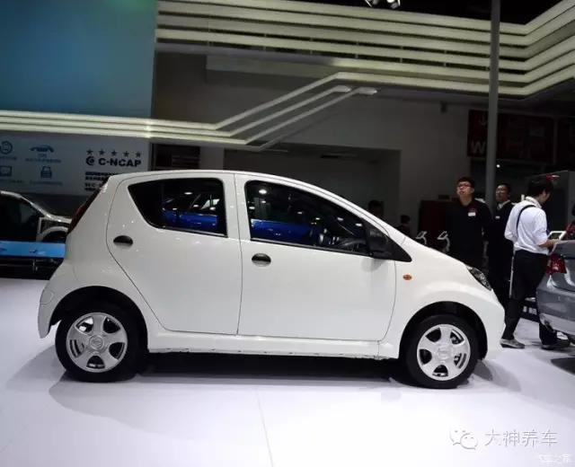 蛋蛋汽车改装案例_比亚迪F0改装_比亚迪f0加尾翼好审车吗