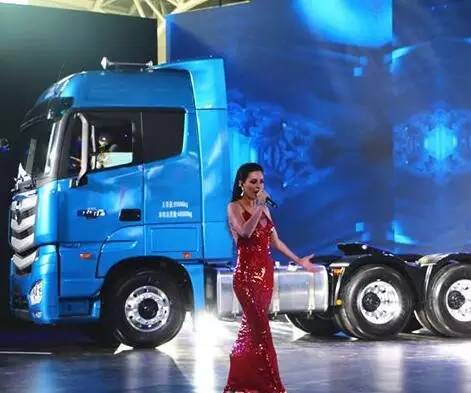 欧曼est发动机_科技时尚碰撞_欧曼EST超级卡车