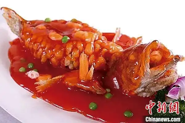 苏州地区传统菜肴_苏帮菜特色菜_松鼠桂鱼做法