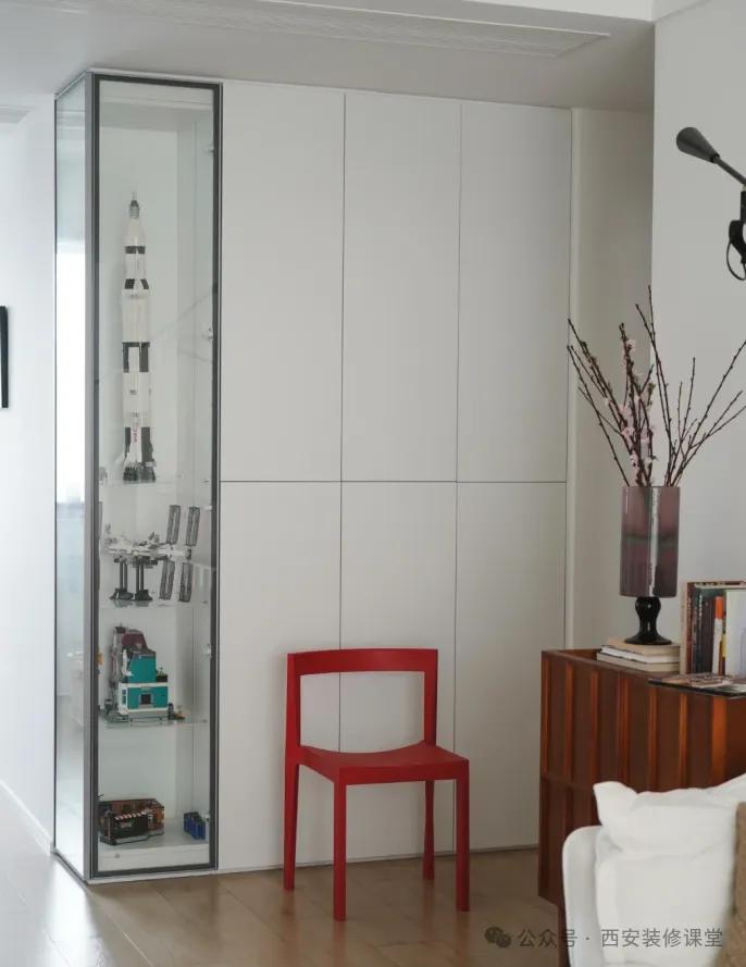 转角墙体设计_墙面夹角小平台_墙面装饰留白