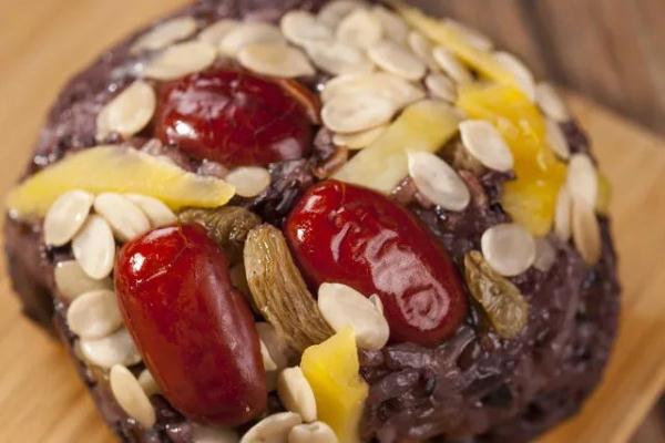 苏州地区传统菜肴_自制传统手工八宝饭_上海年夜饭菜肴特色做法