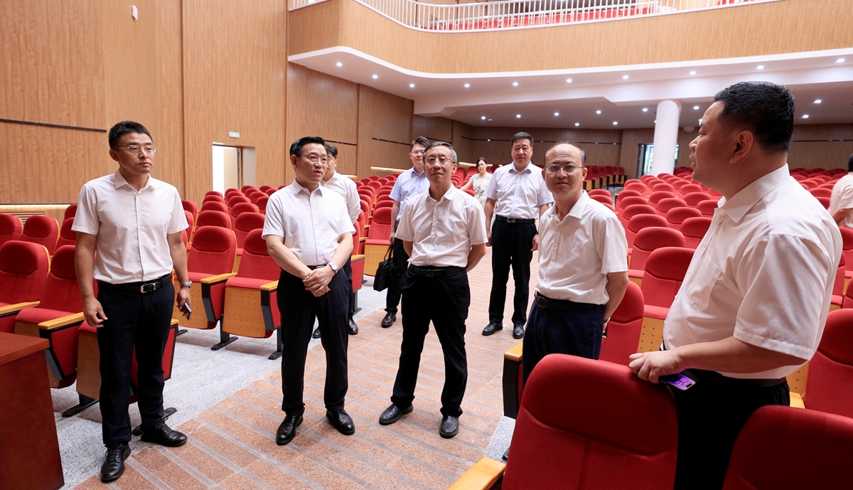 田辉检查开学准备工作和重点工程建设情况(图1) 秋季学期开学准备_校园安全隐患排查_宿舍维修工作