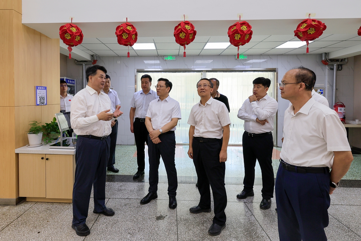 田辉检查开学准备工作和重点工程建设情况(图5) 秋季学期开学准备_校园安全隐患排查_宿舍维修工作