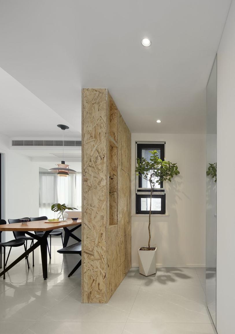 墙面装饰留白_全房铺地砖墙面刷大白装修案例_年轻夫妇实用温馨装修设计